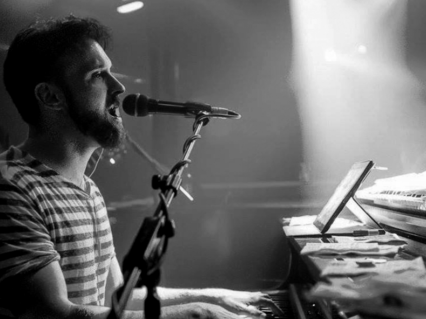 PIANO BAR SESSION